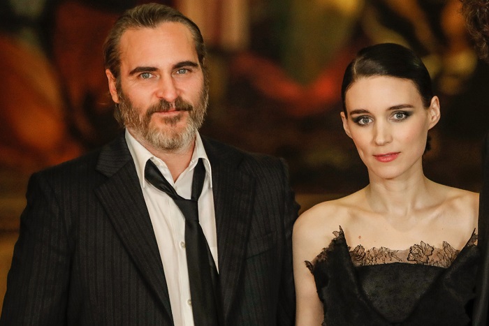 51820 rooney mara joaquin phoenix 1