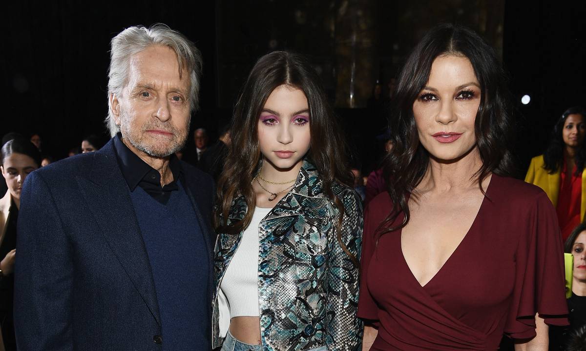 catherine zeta jones daughter carys tribte kirk douglas t