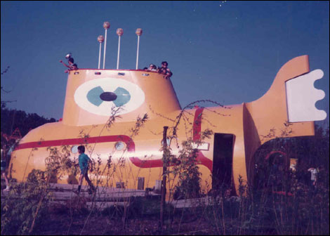 garden festival liverpool yellow submarine metal