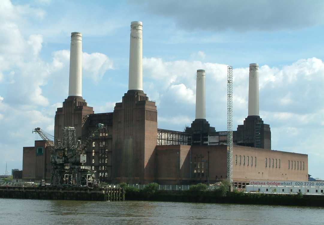 Battersea Power Station Pink floyd animals pig